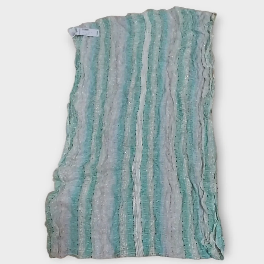 NWT Dress Barn Seaglass Green and Cream Infinity Scarf